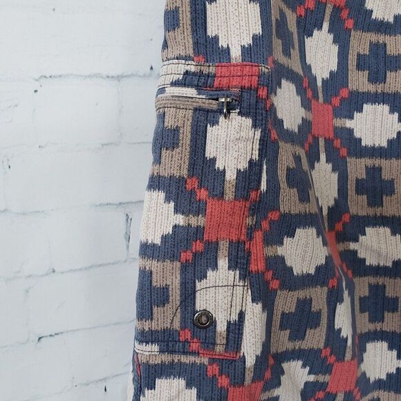 Patagonia Wavefarer Board Shorts Mens Size 34 Waist Geometric Red Gray 8" Inch - Picture 5 of 8